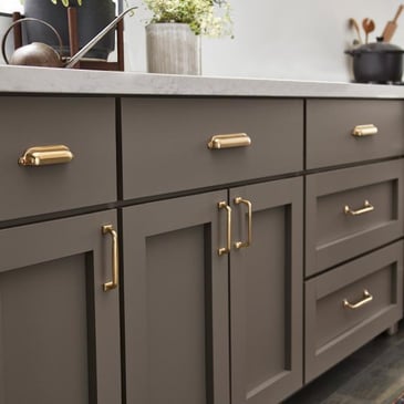 Kitchen Hardware pulls and knobs